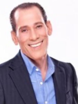 محمود عزب